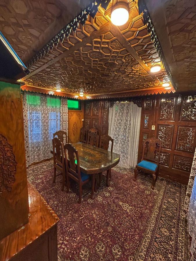 מלון Srīnagar Exotic Young Shreen Houseboat מראה חיצוני תמונה