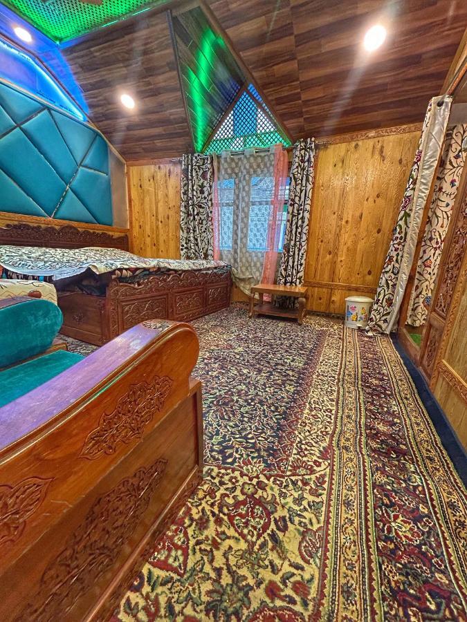 מלון Srīnagar Exotic Young Shreen Houseboat מראה חיצוני תמונה