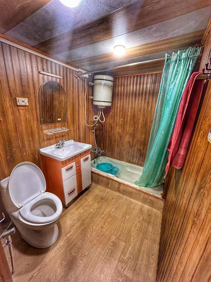 מלון Srīnagar Exotic Young Shreen Houseboat מראה חיצוני תמונה