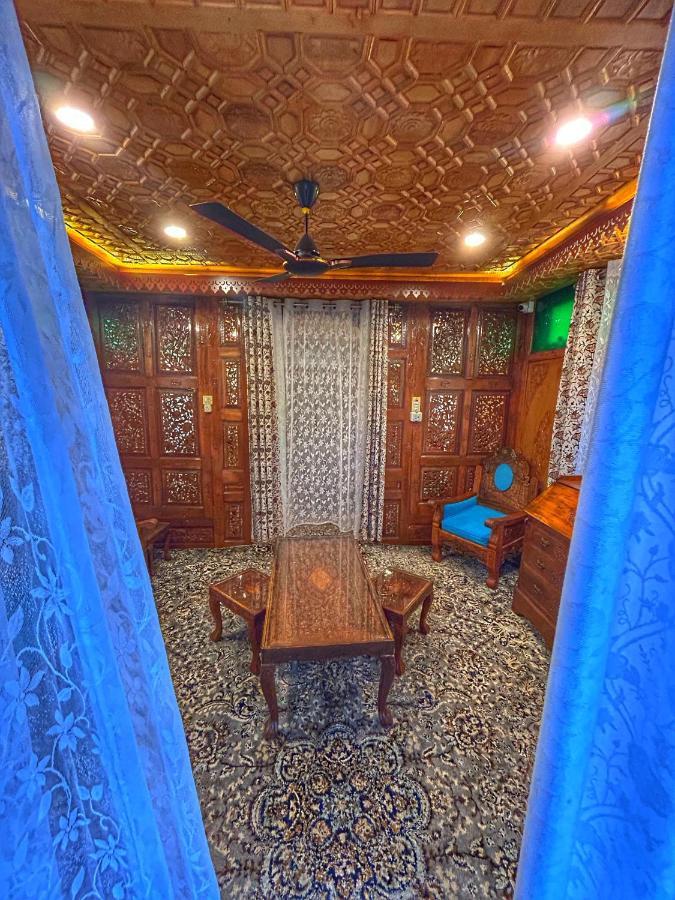 מלון Srīnagar Exotic Young Shreen Houseboat מראה חיצוני תמונה