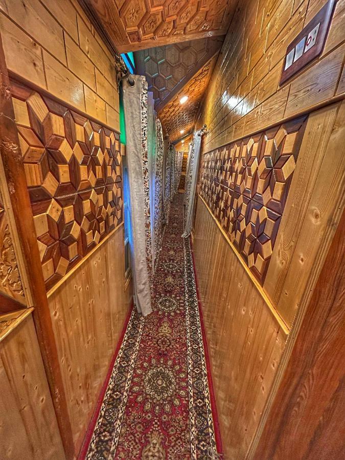 מלון Srīnagar Exotic Young Shreen Houseboat מראה חיצוני תמונה