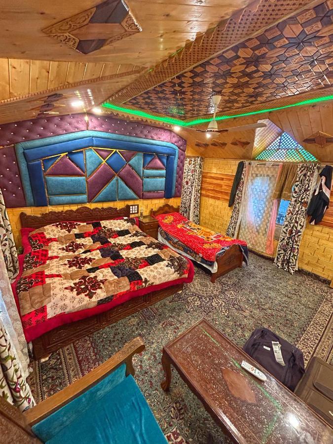 מלון Srīnagar Exotic Young Shreen Houseboat מראה חיצוני תמונה